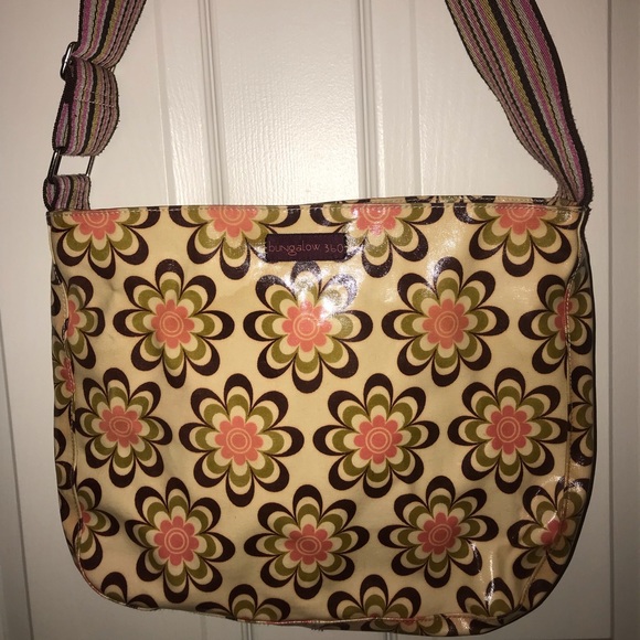 Over the shoulder flower bag - Picture 1 of 3